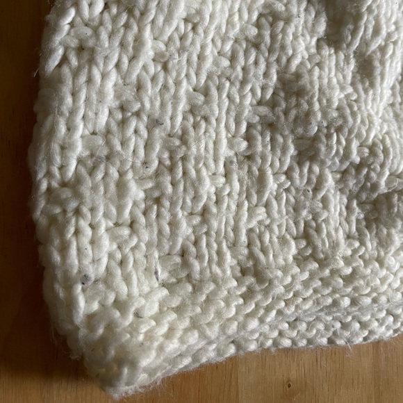 Relaxed Knit Beanie - Picture 6 of 9